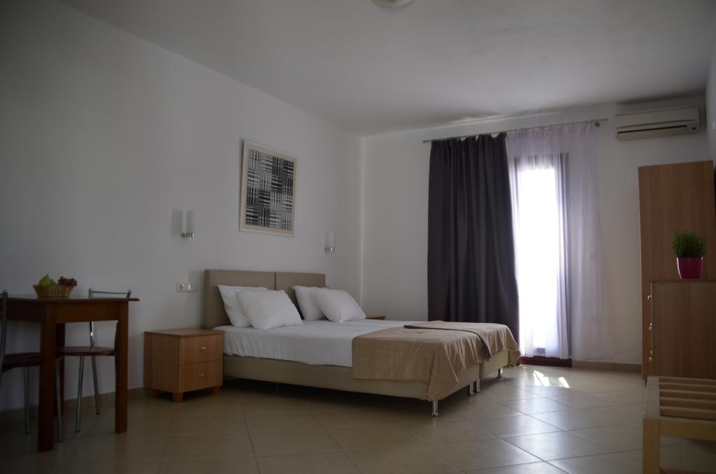 Ferienwohnung Alex Mike Agia Anna  Exterior foto